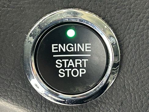 Used 2024 Ford Edge Titanium image 27