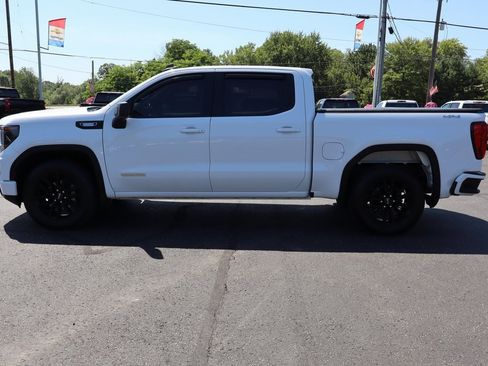 Used 2023 GMC Sierra 1500 Elevation image 24