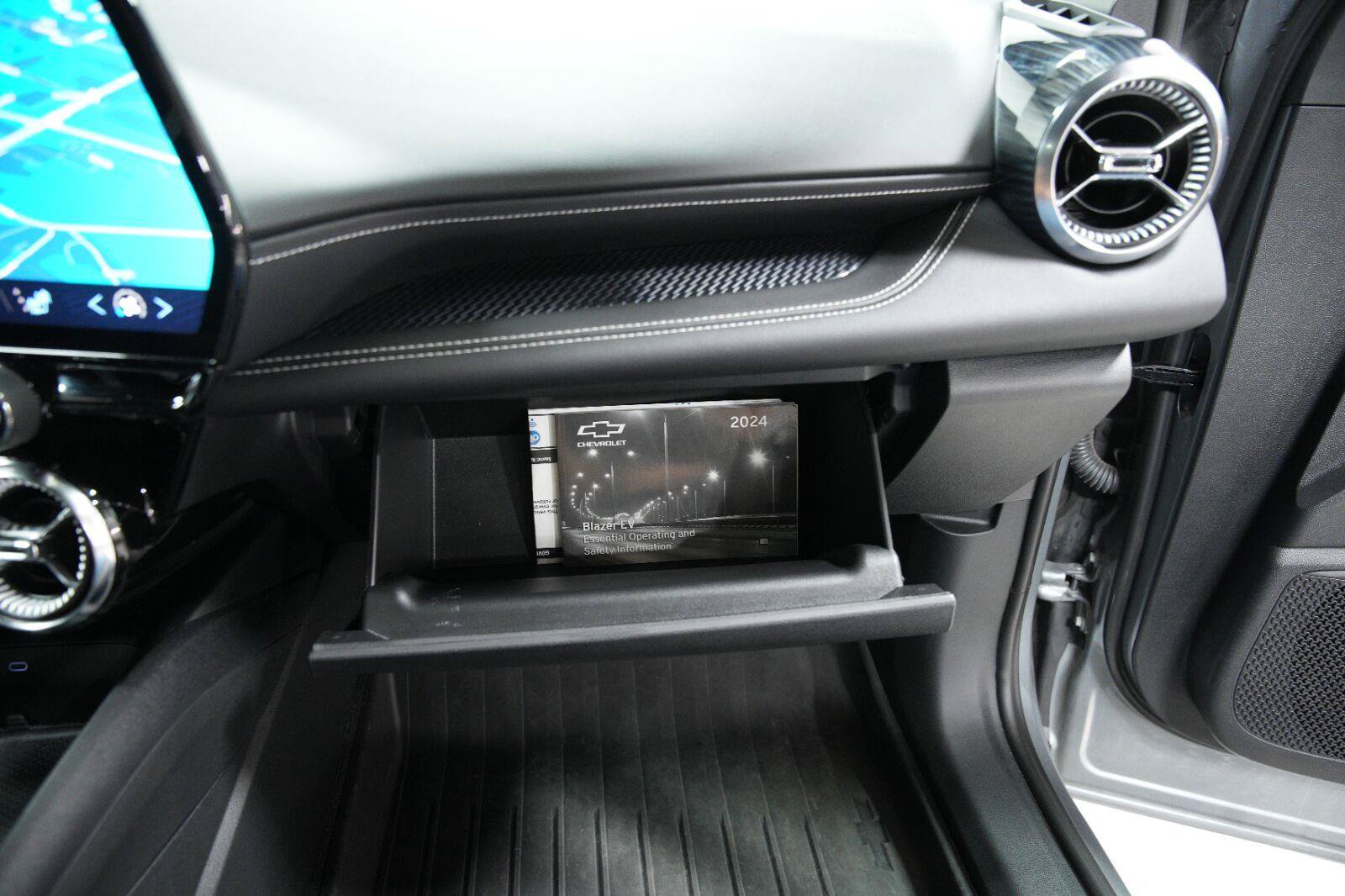 Certified 2024 Chevrolet Blazer EV LT AWD/4WD image 26