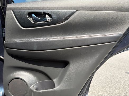 Used 2016 Nissan Rogue SL w/ SL Premium Package FWD image 16