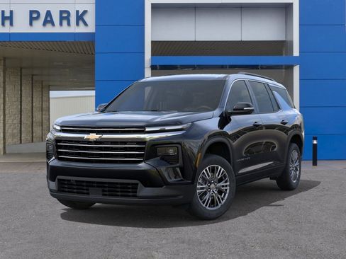 New 2026 Chevrolet Traverse LT w/ Driver Confidence Package FWD image 6