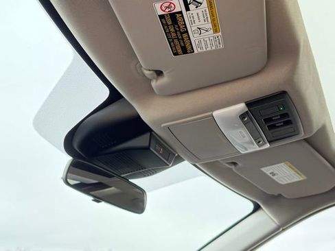 Used 2025 Nissan Rogue SV w/ SV Premium Package image 25