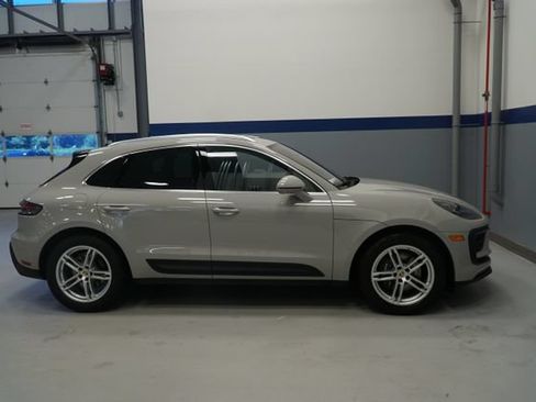 Certified 2026 Porsche Macan AWD/4WD image 11