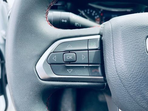 Used 2025 Jeep Compass Trailhawk image 15