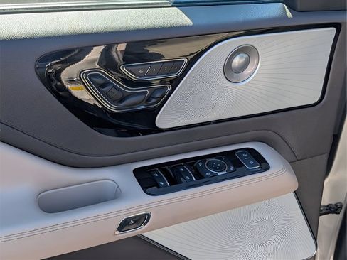 Used 2023 Lincoln Aviator Reserve w/ Equipment Group 201A RWD image 17