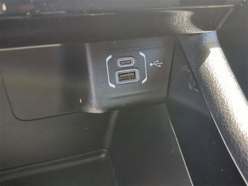 Used 2022 Jeep Compass Limited image 23