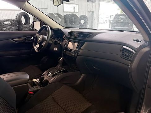 Used 2018 Nissan Rogue S AWD/4WD image 12