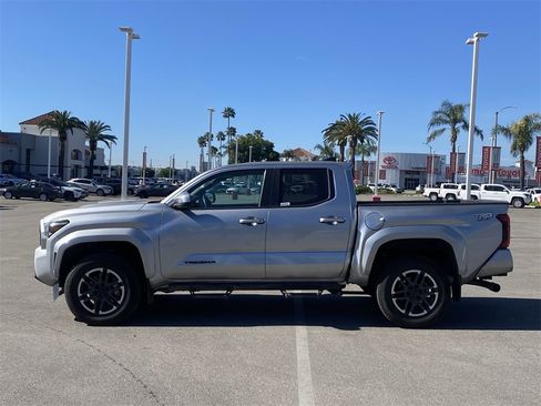 Used 2024 Toyota Tacoma TRD Sport image 2