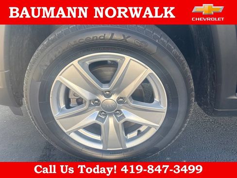 Used 2022 Jeep Compass Latitude w/ Convenience Group AWD/4WD image 43