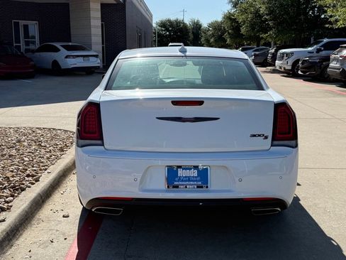 Used 2023 Chrysler 300 S RWD image 4