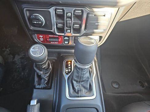 New 2026 Jeep Gladiator Rubicon w/ Safety Group AWD/4WD image 27