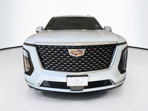 Certified 2026 Cadillac Escalade ESV Luxury AWD/4WD image 2