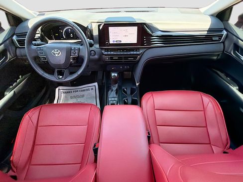 Used 2025 Toyota Camry LE w/ Convenience Package image 15