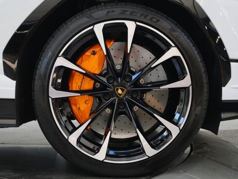 Used 2023 Lamborghini Urus S AWD/4WD image 47