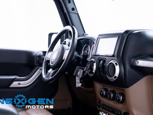 Used 2011 Jeep Wrangler Unlimited Rubicon image 56