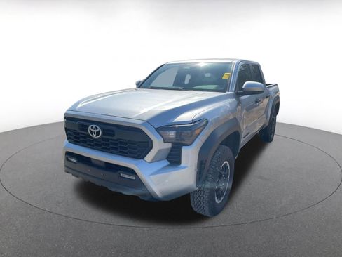 Used 2025 Toyota Tacoma TRD Off-Road image 4