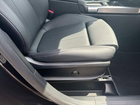 Used 2024 Mercedes-Benz GLB 250 image 11