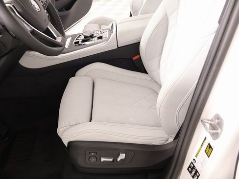 New 2026 BMW X5 xDrive40i w/ Premium Package image 12