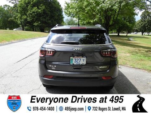 Used 2022 Jeep Compass Latitude w/ Sun and Sound Group AWD/4WD image 4
