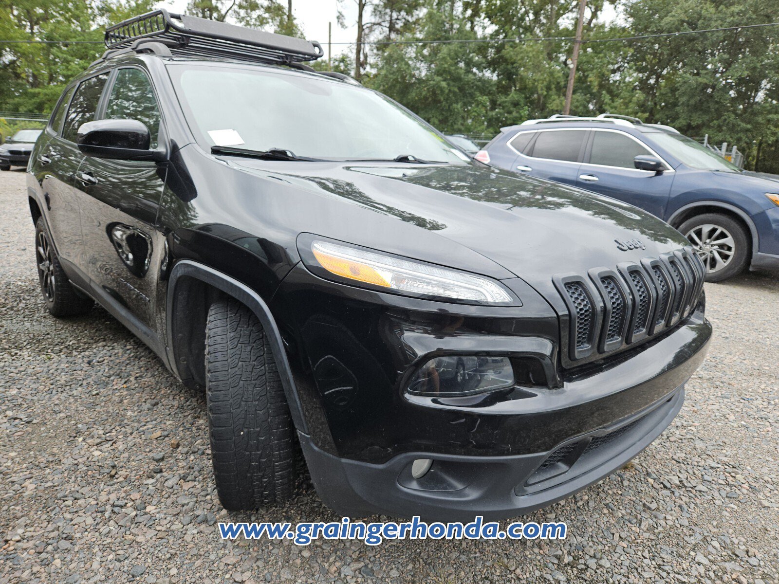 Used 2018 Jeep Cherokee Latitude Plus w/ Comfort/Convenience Group FWD image 5