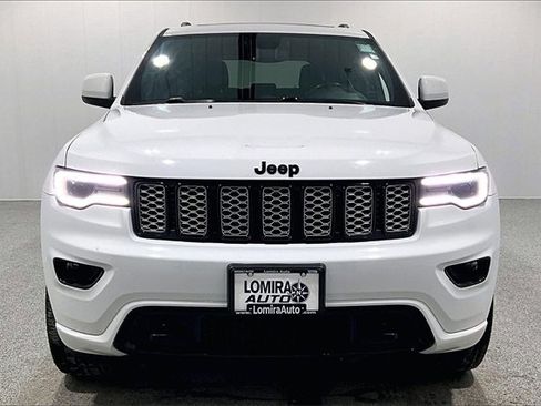 Used 2020 Jeep Grand Cherokee Altitude image 2