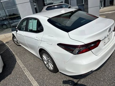Used 2023 Toyota Camry LE FWD image 5