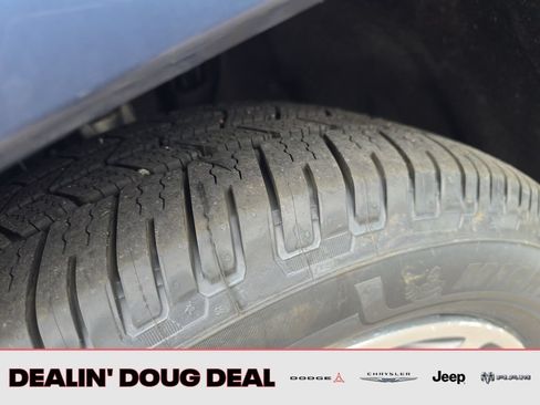 Used 2019 Jeep Grand Cherokee Overland AWD/4WD image 29