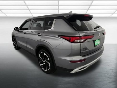 Used 2023 Mitsubishi Outlander SE AWD/4WD image 6