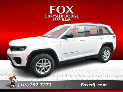 Used 2023 Jeep Grand Cherokee Laredo w/ Luxury Tech Group I