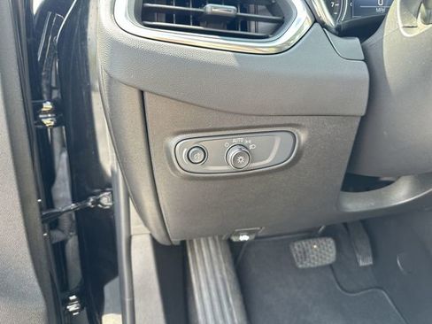 Used 2024 Chevrolet Equinox LT image 16