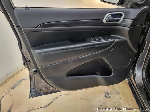 Used 2021 Jeep Grand Cherokee Laredo X AWD/4WD image 25