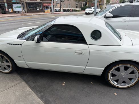 Used 2002 Ford Thunderbird RWD image 4