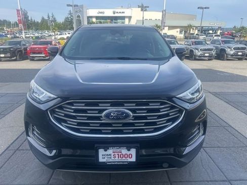Used 2021 Ford Edge Titanium w/ Canadian Touring Package AWD/4WD image 2