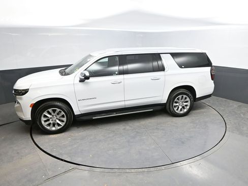 Used 2023 Chevrolet Suburban Premier AWD/4WD image 24