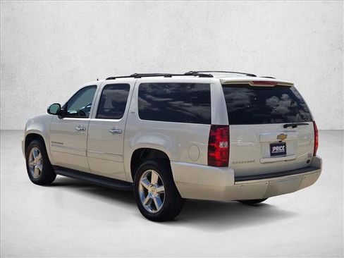 Used 2014 Chevrolet Suburban LTZ image 7