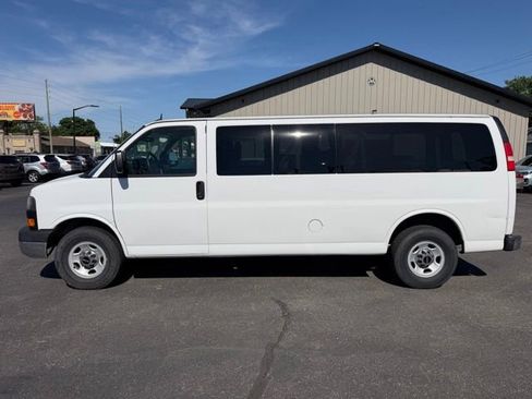 Used 2014 GMC Savana 3500 LT w/ LT Preferred Equipment Group RWD image 2
