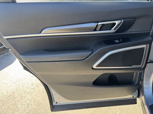 Certified 2024 Kia Telluride LX image 10