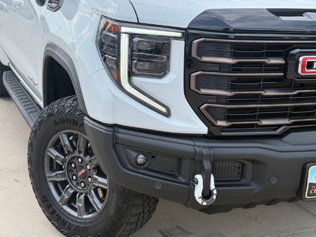 Used 2024 GMC Sierra 1500 AT4X AWD/4WD image 4