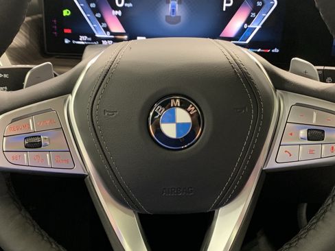 Used 2026 BMW X7 xDrive40i AWD/4WD image 16