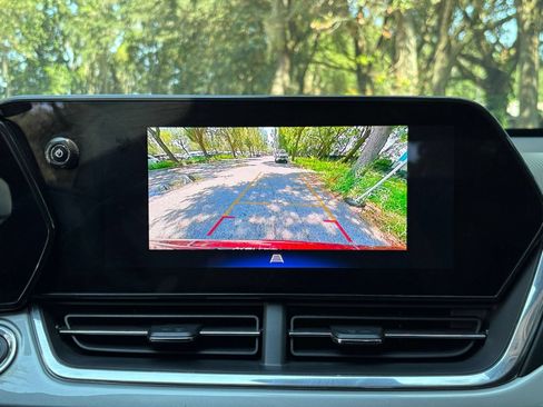 Used 2025 Chevrolet Trax LT FWD image 22