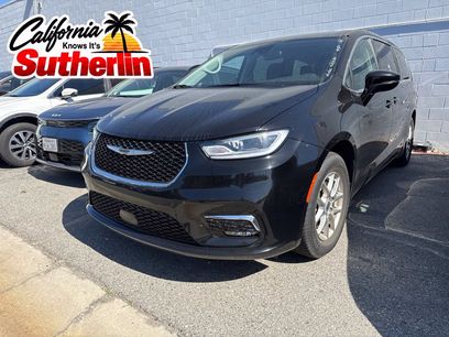Used 2024 Chrysler Pacifica Touring-L