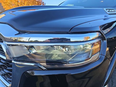 New 2026 RAM 1500 4x4 Crew Cab image 30