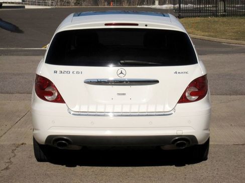 Used 2008 Mercedes-Benz R 320 CDI 4MATIC w/ P2 Pkg image 14