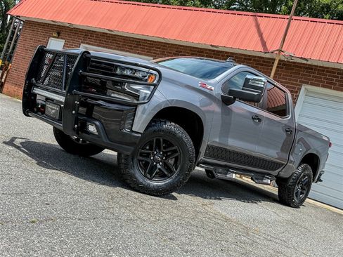 Used 2021 Chevrolet Silverado 1500 LT Trail Boss w/ Bed Protection Package AWD/4WD image 4