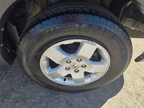 Used 2004 Honda Element EX image 25