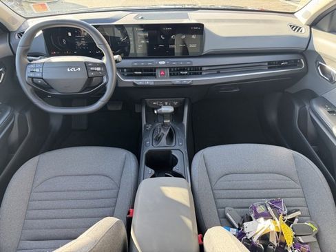 Certified 2025 Kia K4 EX image 10
