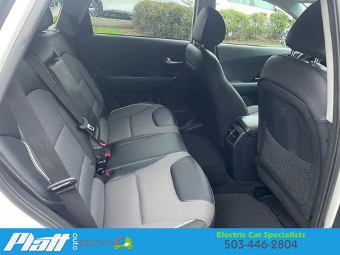 Used 2022 Kia Niro EX image 48