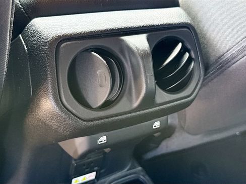 Used 2022 Jeep Wrangler Unlimited Sport AWD/4WD image 17