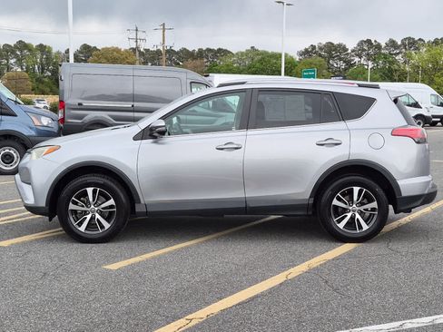 Used 2017 Toyota RAV4 XLE w/ All Weather Liner Package AWD/4WD image 5