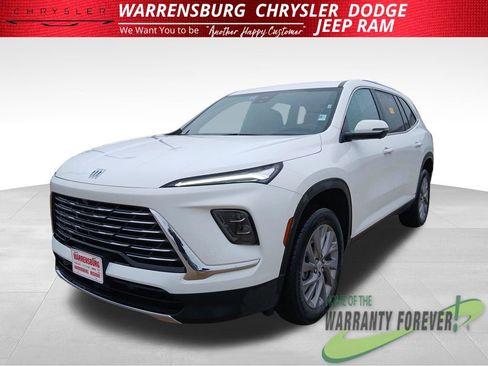 Used 2025 Buick Enclave Preferred AWD/4WD image 8